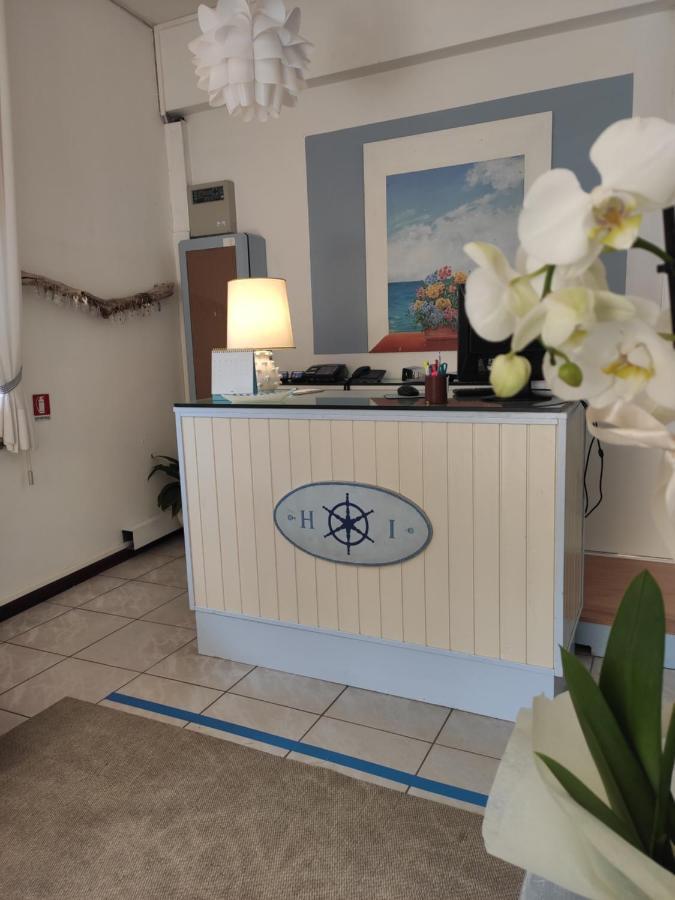 Hotel Imperia مارتْشانا مارينا المظهر الخارجي الصورة