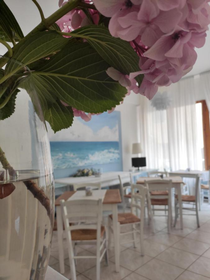 Hotel Imperia مارتْشانا مارينا المظهر الخارجي الصورة